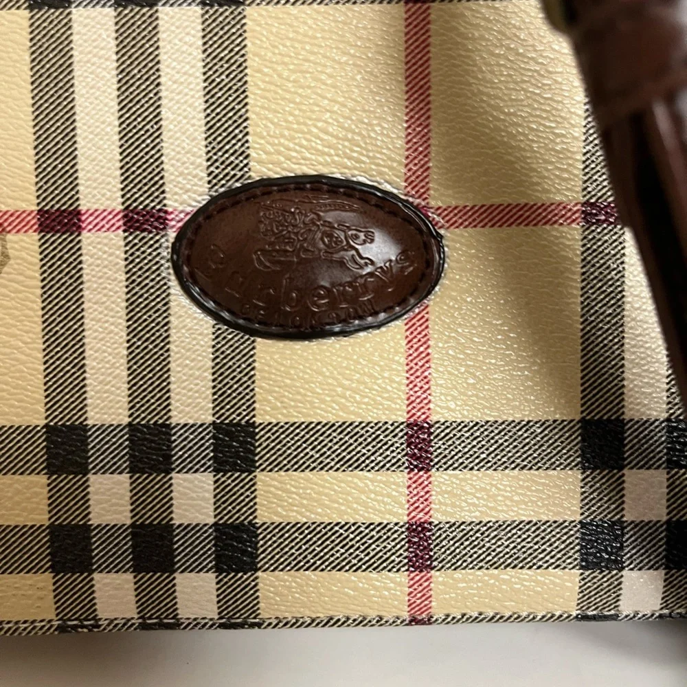 Burberry Vintage Nova Check Classic Haymarket Leather Bag Shoulder Crossbody Bag